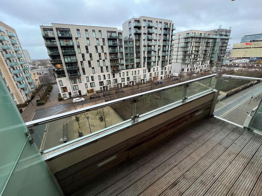 شقة Modern 2 Bed - Olympic Park Stratford لندن المظهر الخارجي الصورة